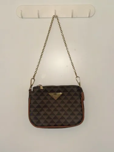 Bolsa de ombro marrom com estampa Satinato
