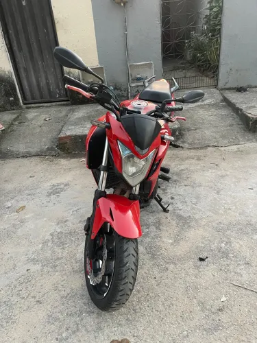 Vendo ou troco por moto menor com volta sua aceito cartão 