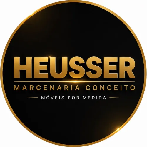 Ajudante de marceneiro para móveis sob medida.