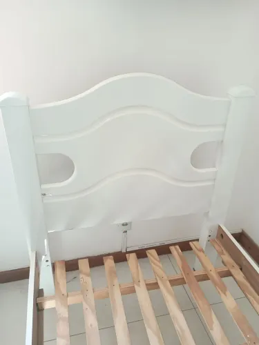 Vendo cama de solteiro em MDF
