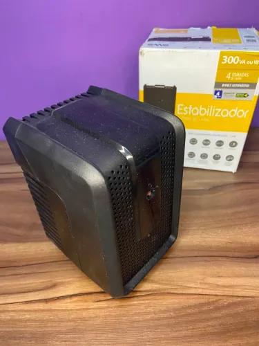 Estabilizador 300Va ou W + Filtro de Linha 4 Tomadas de Saída - SmS