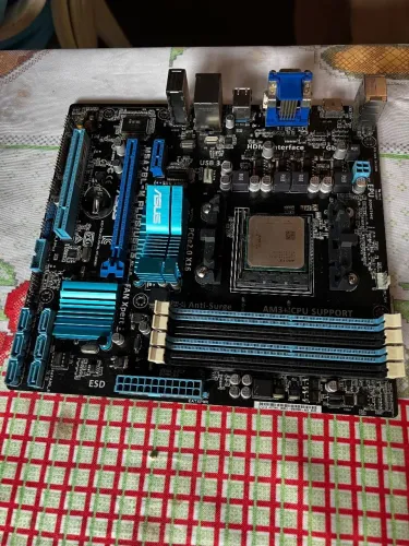 Kit placa mãe e processador