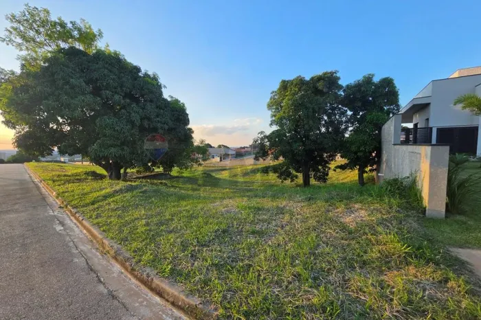 Terreno de 1.143m² com Vista Privilegiada para o Pôr do Sol | Residencial Tereza Maria | S