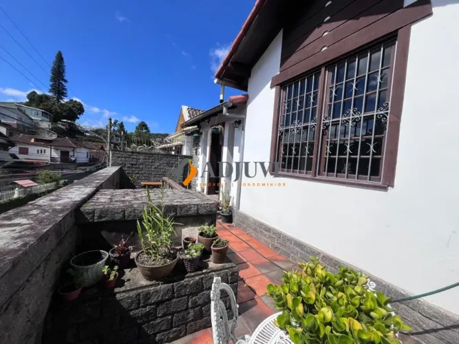 Casa aconchegante, espaçosa e cheia de possibilidades!