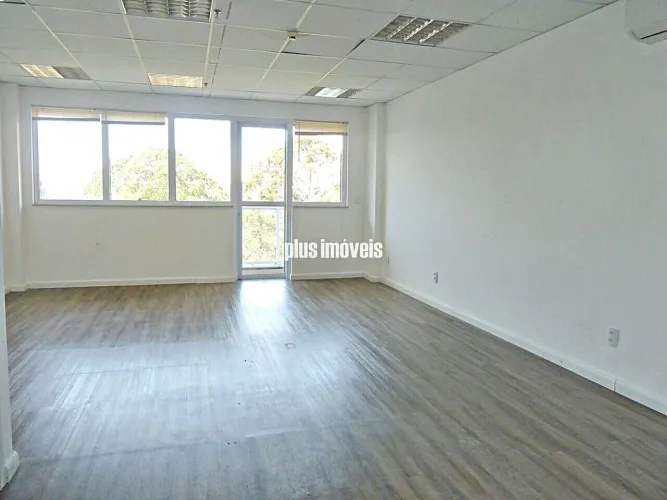 PRÓXIMO AOS SHOPPINGS MORUMBI TOWN E JARDIM SUL 42,0M² - GAR - AR COND.
