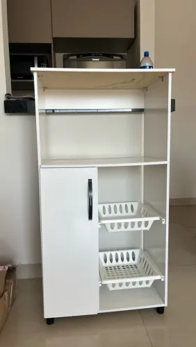 Armário multiuso microondas