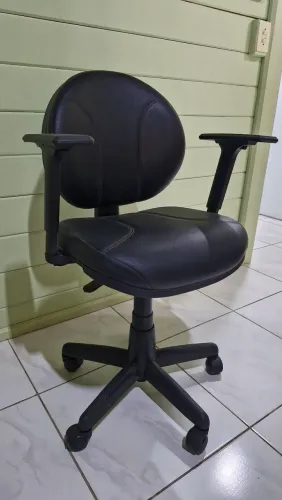 Cadeiras de escritório em couro