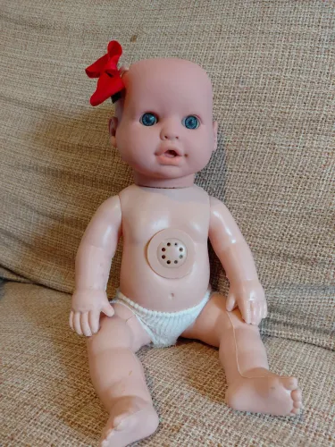 Boneca Bebê Antiga Anos 90/2000 Com Som Falante