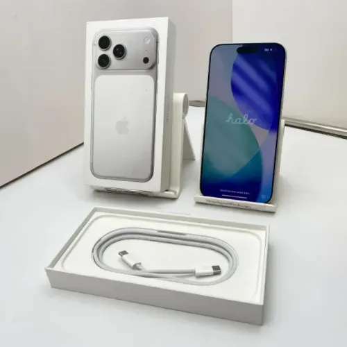 iPhone 17 Pro Max Silver