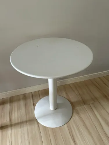 Mesa de apoio, varanda ou jardim. Tok Stok 60cm ø
