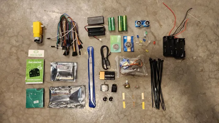 Kit de Robótica e Eletrônica com Micro:bit - 100% Novo