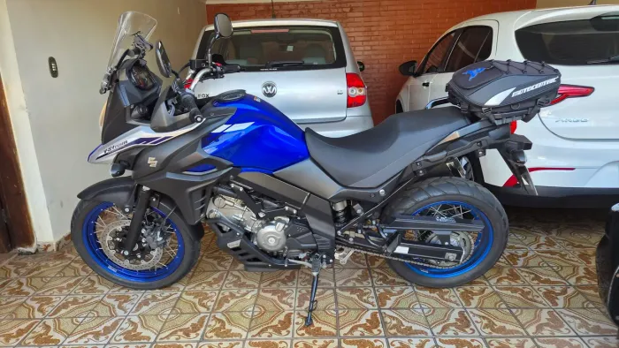 Suzuki Vstron 650