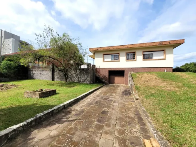 CAXIAS DO SUL - Casa Padrão - LOURDES