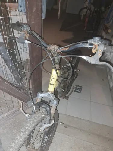 Bicicleta para retirada de peças 