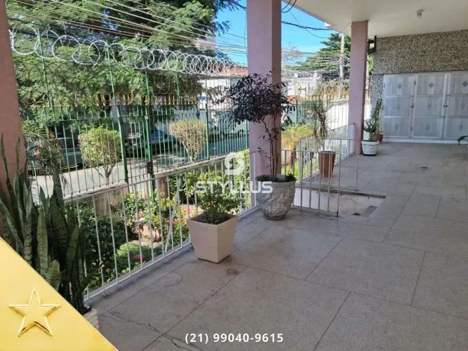 Apartamento Espaçoso de 3 Quartos (1 Suíte) com Vaga no Centro do Méier! M05G