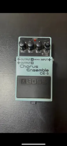 Pedal Boss CE5
