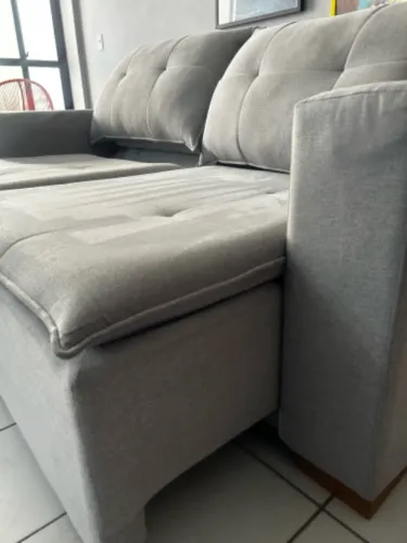 Sofá retrátil em linho
