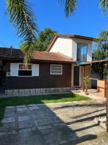 Aluga-se casa no Ingleses 