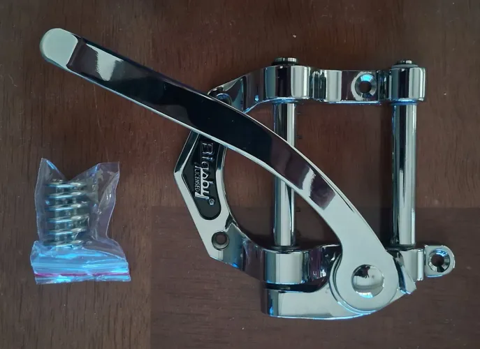 Vendo ponte Bigsby para guitarra. 