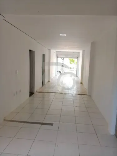 Ponto Comercial na Farolândia com 540m² e 16 Salas em Ótima Localização