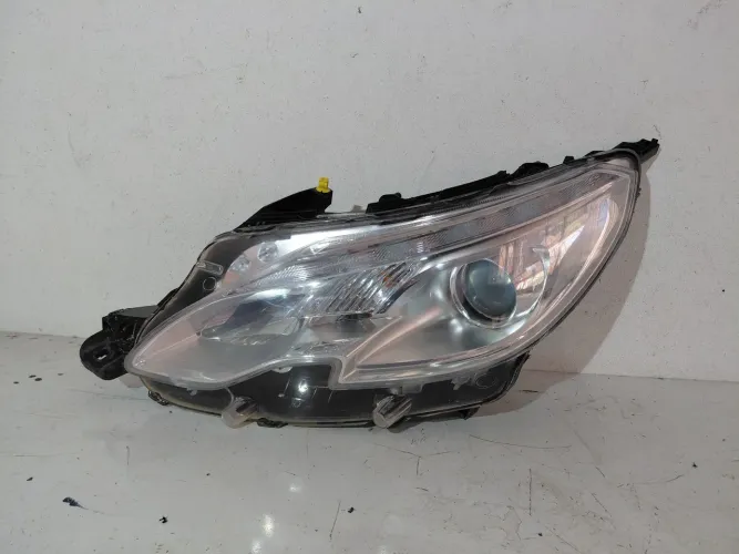 Farol Peugeot 2008 2017/18/19/20 esquerdo com detalhe