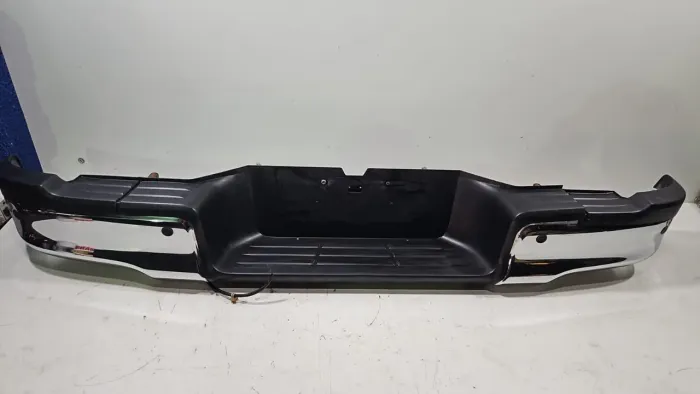 Pára-choque traseiro Toyota Hilux 2019 2020 2021 Cromado