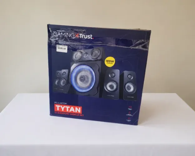 Caixa de Som Gamer Trust Tytan 5.1 Surround 180W - Som Potente e LED