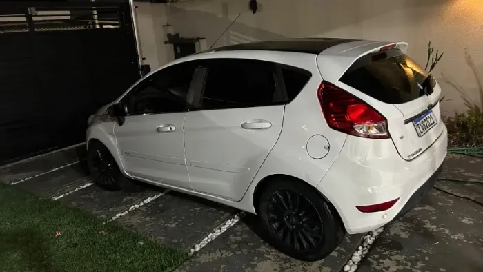 Ford Fiesta Titanium 1.6 16V Flex Mec. 2014