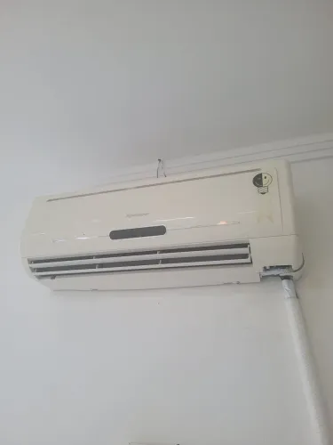 Ar condicionado  spring  4 anos de uso gelando bem 