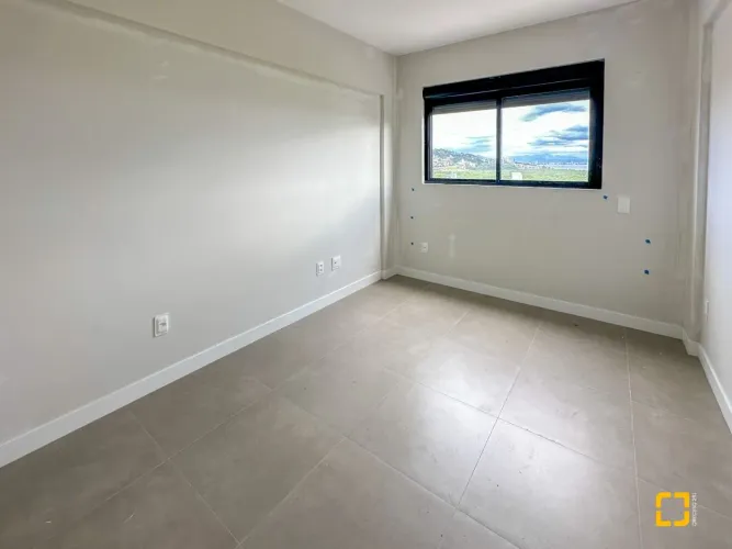 Apartamento novo, com Vista para o verde - Florianópolis - Ao lado do Shopping Primavera e
