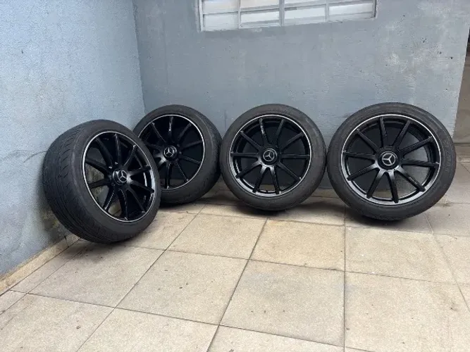 Jogo de rodas Mercedes A45 Amg aro 19 5x112 cor preta brilhante borda diamantada