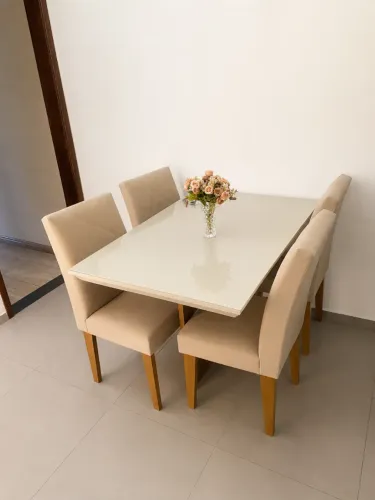 Mesa de Jantar Moderna 4 Lugares Impecável