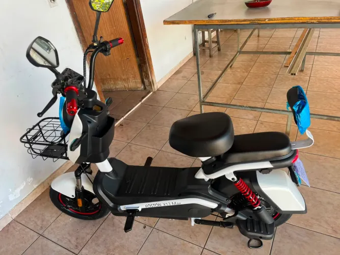 Moto elétrica x13 max nova sem uso