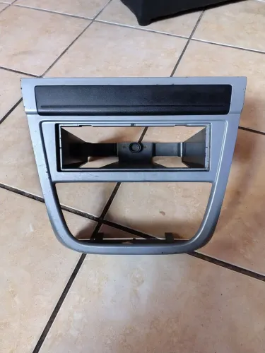 Moldura painel central rádio gol Voyage Saveiro G5 