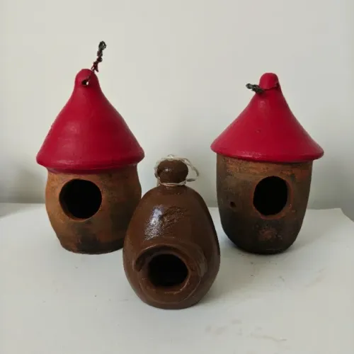 Kit com 3 Casinhas de Barro Artesanais para Jardim e Decoração Usadas