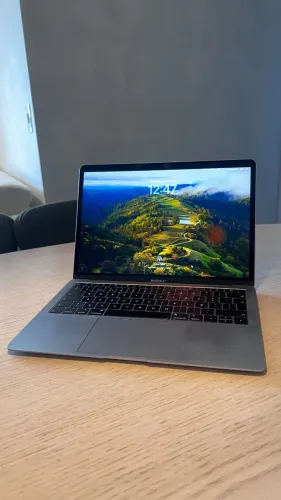 MacBook Air Retina 13" 2019 - Intel i5 | 16GB RAM | SSD 256GB