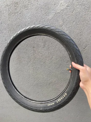 Pneu odyssey dugan 2.4 