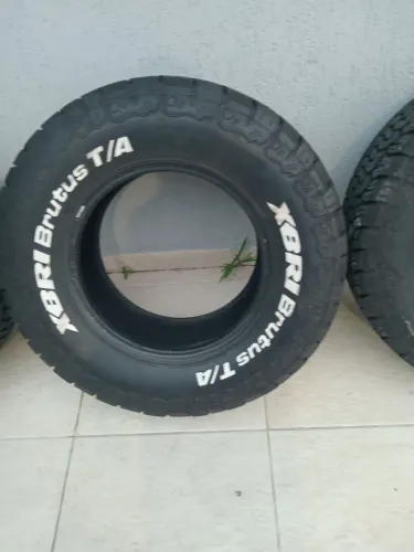 Pneu 285 70 17 novo