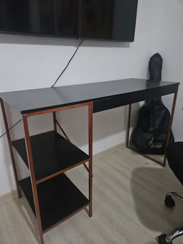 Mesa de Escritório tipo Industrial