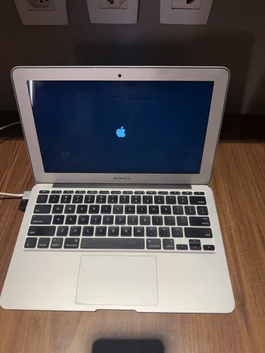 Vendo MacBook Model A1465  ano 2013