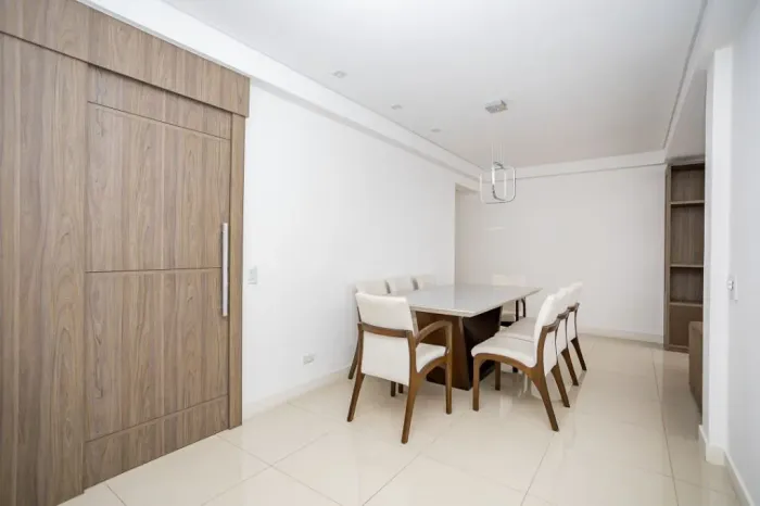Apartamento com 3 Quartos para Alugar no Centro