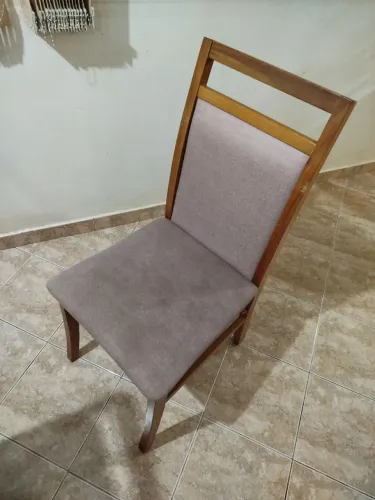 Lote Cadeiras sendo uma com avaria - modelo lugano