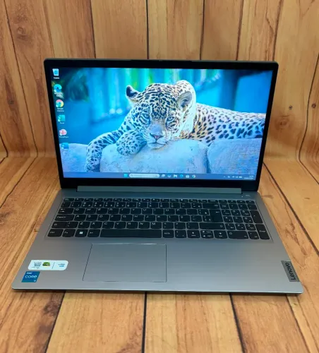 Notebook Lenovo Ideapad i3 12° Geração/ 12gb ram / SSD NVMe / Garantia / Nota fiscal