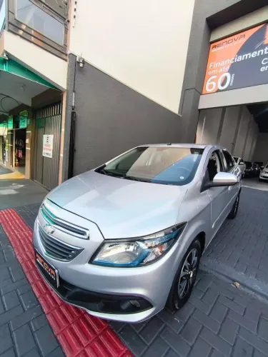 Chevrolet Onix Hatch LTZ 1.4 8V Flex Power Aut. 4P 2014