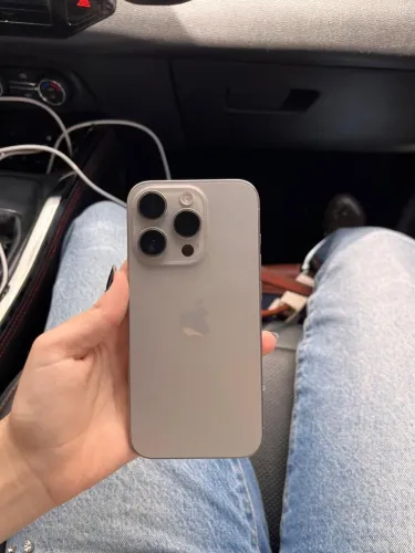 iPhone 15 pro 256 gb