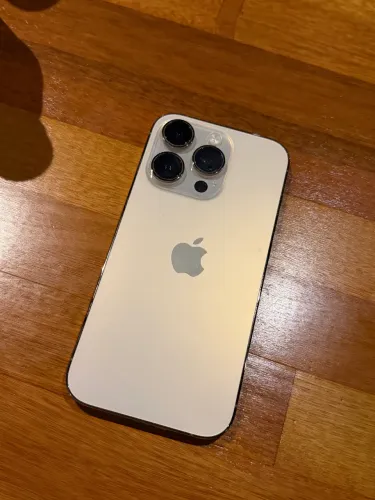 iPhone 14 Pro Dourado