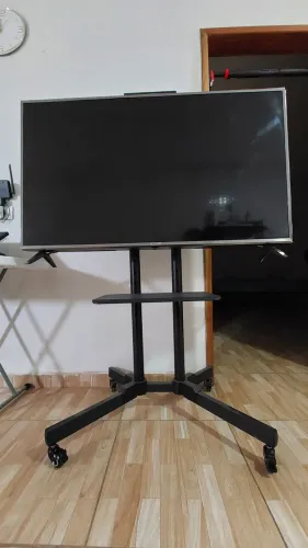 Tv 4k + Suporte de piso