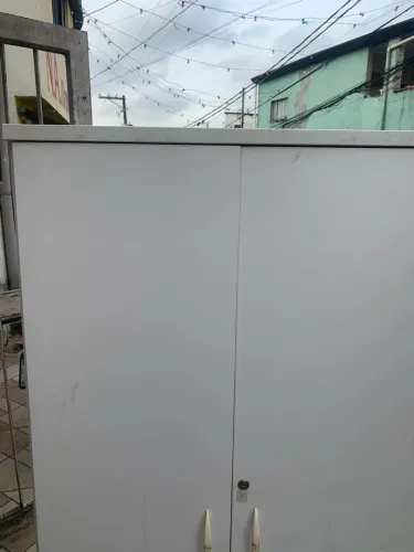 Armário com Cadeado e chave