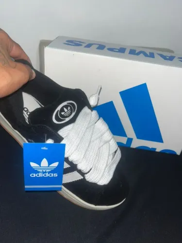Tenis Adidas numero do 35 ao 40 - Só R$ 200,00