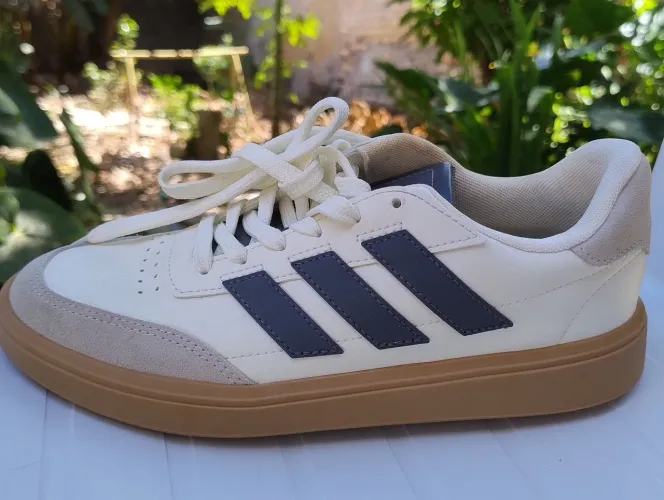 Tênis Adidas original - pouquíssimo usado